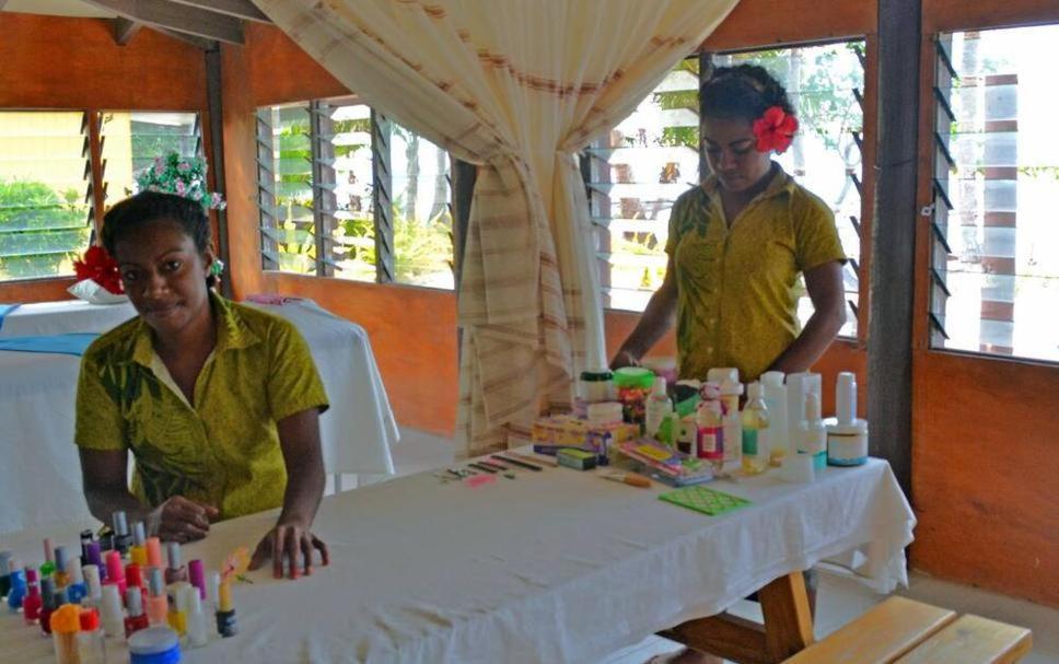 Ratu Kini Dive & Stay Đảo Đảo Mana Island Ngoại thất bức ảnh