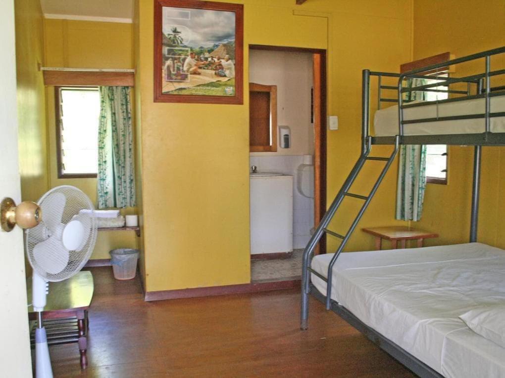 Ratu Kini Dive & Stay Đảo Đảo Mana Island Ngoại thất bức ảnh