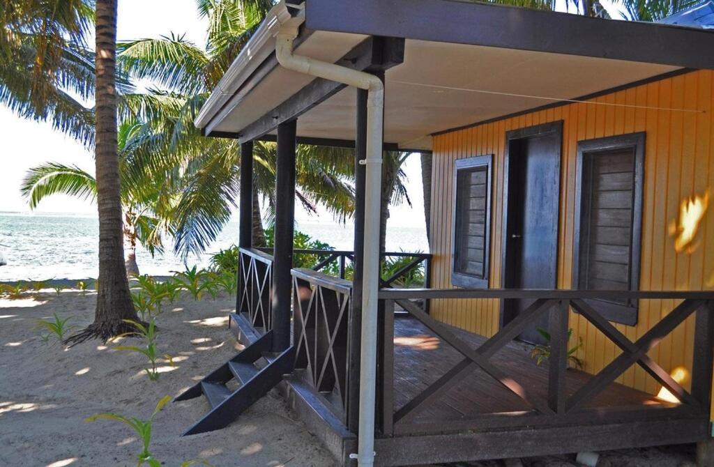 Ratu Kini Dive & Stay Đảo Đảo Mana Island Ngoại thất bức ảnh